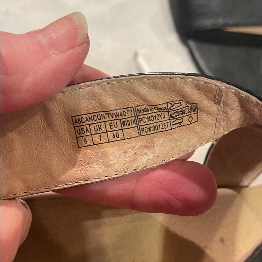 Vionic Patterned Wedges - image 6